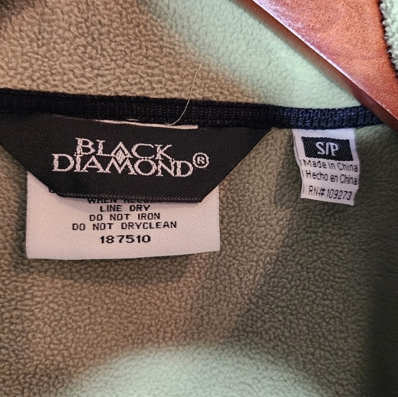 Black Diamond soft shell,  fleece lined green jacket. - Picture 6 of 17